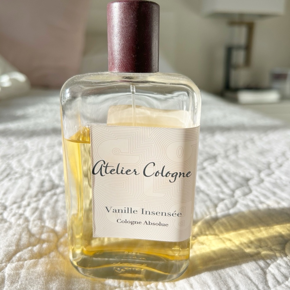 Vanille Insensée - atelier cologne - Warm Yellow Fragrance perfume
